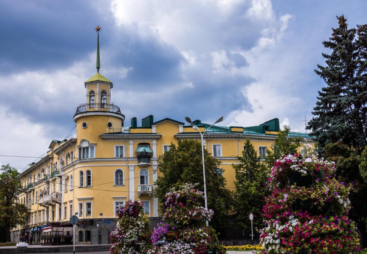 Стара оль. Ставрополь исторический центр. Ставрополь центр города. Центр Ставрополя достопримечательности. Памятники центре Ставрополя.